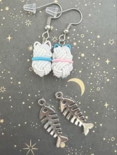 水引 猫 魚の骨 ハンドメイド ピアス イヤリングのサムネイル