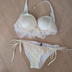 LIP SERVICE フリル付きセパレート水着 Mサイズ クリームのサムネイル