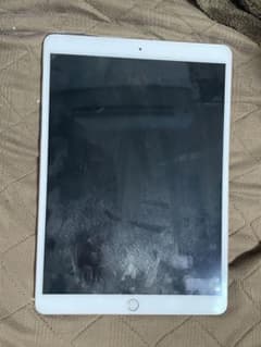 iPadpro10.5inch  ジャンク 動作に問題なしのサムネイル