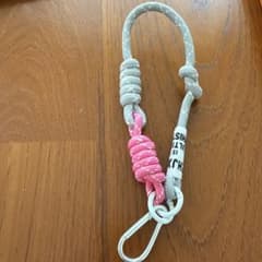 ジャーナルスタンダード　クライミングロープ スマホストラップ グレー ピンクのサムネイル