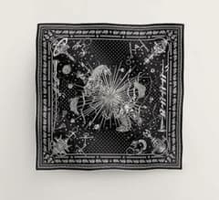 【美品】【HERMES】シルクバンダナ 55《コーラス・ステラルム》 新品 HERMESエルメス コーラスステラルム バンダナ カレ55 スカーフ