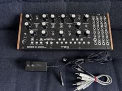 Moog MOTHER-32 セミモジュラー アナログシンセサイザーのサムネイル