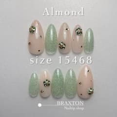 現品ネイルチップ アーモンド 緑 フラワー ビジュー フラッシュラメ