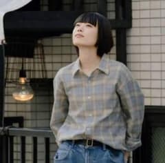 杉咲花着用 AURALEE AIRY WOOL CHECK SHIRT 3 - メルカリ