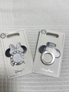 新品未使用 ミッキー ミニー バッジ　ディズニー　ペアグッズのサムネイル