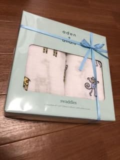 mama様、専用☆エイデンアンドアネイ　おくるみのサムネイル