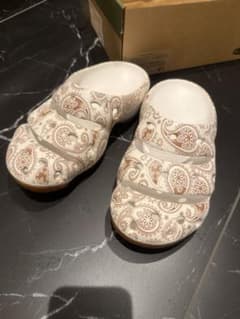 未使用品 keen ヨギ アーツ ペイズリー 8(26センチ) - メルカリ