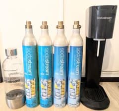 【ロクちゃん様専用】sodastream 炭酸水メーカー ボンベ4本セットのサムネイル