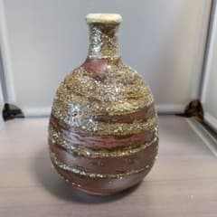 鍾乳石製 花瓶 クリーム色と茶色のストライプ 陶器製花瓶 茶色と金色のストライプ - メルカリ