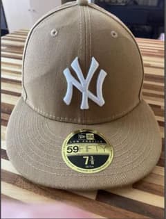 New Era 59FIFTY ベージュキャップ 7 3/8のサムネイル