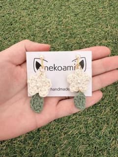 ハンドメイド かぎ針編み フラワーイヤリング