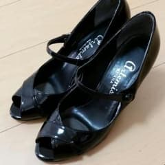 ￥2300→￥1800ダイアナ　パンプス　サンダルのサムネイル