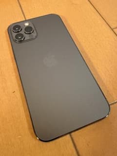 Apple iPhone 12 Pro グラファイトのサムネイル