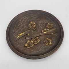 [Artwork] Wooden lacquerware tray with cherry blossom design, traditional craft, Kamakura carving.