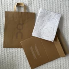スニーカー「on」ショッパー、箱、ペーパーのサムネイル