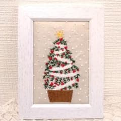 ハンドメイド クリスマスツリー刺繍フレームのサムネイル