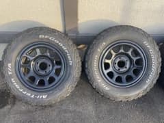 BFGoodrich LT225/70R16 タイヤセットのサムネイル