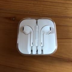 iPhone純正イヤホン iPhoneイヤホンのサムネイル