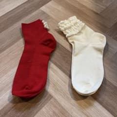 赤と白のフリル付きソックスセットのサムネイル