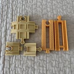 「木製レール」と「プラレール」を繋げるコネクターセットのサムネイル