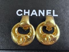 【お値下げしました】ビンテージ CHANELイヤリングのサムネイル