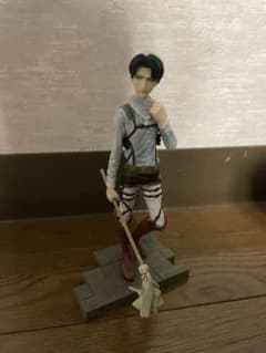 リヴァイ　フィギュアお掃除のサムネイル