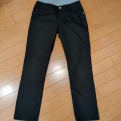 ブラックフィットパンツ 150cmのサムネイル