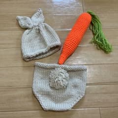 ベビー ニット帽 おむつカバー ニンジン型おもちゃ セット  ニューボーンフォトのサムネイル