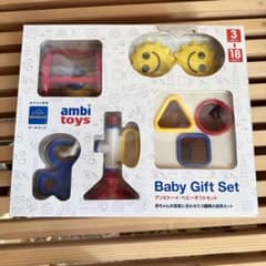 ボーネルンド　箱入り　幼児玩具セット　がらがら　ラッパ　つみきのサムネイル