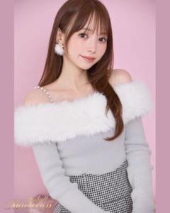 新品未使用 ミシェルマカロン ファーオフショルニットトップス