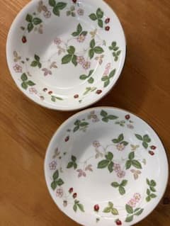 Wild Strawberry 26センチ皿 2枚セット WEDGWOOD Wild Strawberry 皿 2枚セット - メルカリ