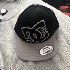 DC スナップバックキャップ 黒/グレーのサムネイル