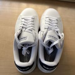 【最終値下げ】adidasスニーカー24cm レディースのサムネイル