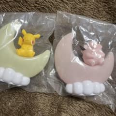ピカチュウ　ピッピ　おっきなお月さまのサムネイル