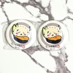 ちいかわ寿司　缶バッジ　ラッコ　2点セット