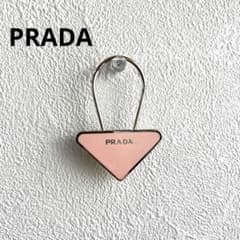 PRADA プラダ　猿　キーホルダー　三角ロゴ　ピンク PRADA プラダ 猿 キーホルダー 三角ロゴ ピンク - メルカリ
