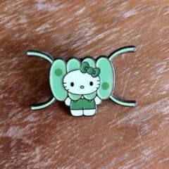 大阪関西万博　藻キティピンバッジ【トゲイカダモ】4点セット 大阪関西万博 藻キティピンバッジ【トゲイカダモ】 - メルカリ