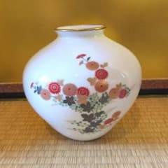 香蘭社　宮内庁御用達　花瓶　茶席の花 宮内庁御用達】香蘭社 金彩菊花文（きくかもん）高級花瓶 飾り壺
