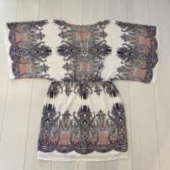 BCBG 白柄ワンピース・チュニックのサムネイル