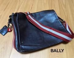 限定値下げ中❗️BALLY バリー メッセンジャーバッグ  レザー ブラウンのサムネイル