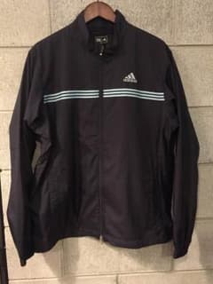 adidasのサムネイル