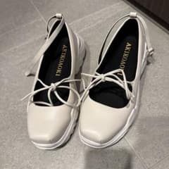 AKIKOAKI PINO IVORY × WHITEのサムネイル