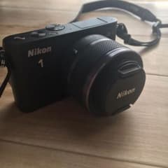 Nikon1 J3モデル《BLACK》デジタルカメラのサムネイル