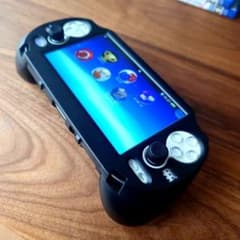 Vitaとカセット6枚です Amazon | PlayStation Vita Wi-Fiモデル Welcome BOX (【封入特典