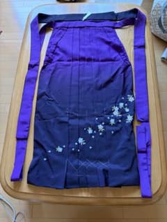 紫 桜刺繍入り 袴のサムネイル
