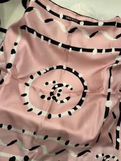 CHANEL シャネル　ココマーク　ピンク シルクスカーフ クルーズ CHANEL シャネル ココマーク ピンク シルクスカーフ クルーズ - メルカリ
