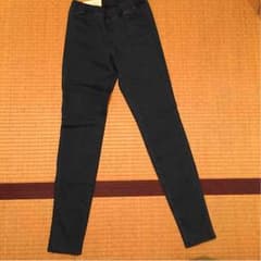 大人気UNIQLOデニムレギンスパンツのサムネイル
