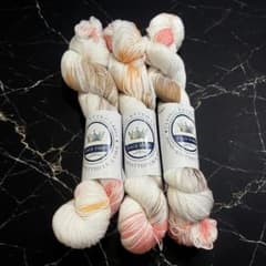 レースヤーン　ソックヤーン　ハンドメイド　グラデーション　毛糸　編み物　手染めのサムネイル