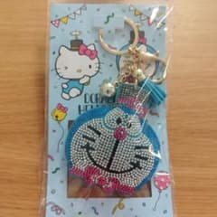 ドラえもん ハローキティ キラキラレザーキーホルダーのサムネイル
