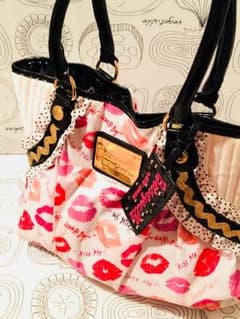 ★abcfff1様専用★ベッツィージョンソン☆唇柄☆リップ柄のサムネイル